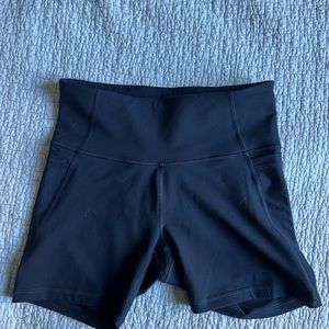 High-Waisted Side-Pocket Elevate Compression Shorts - 5-Inch Inseam